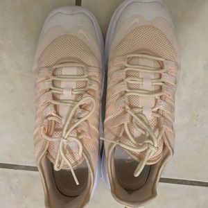 Women’s Nike Air Max